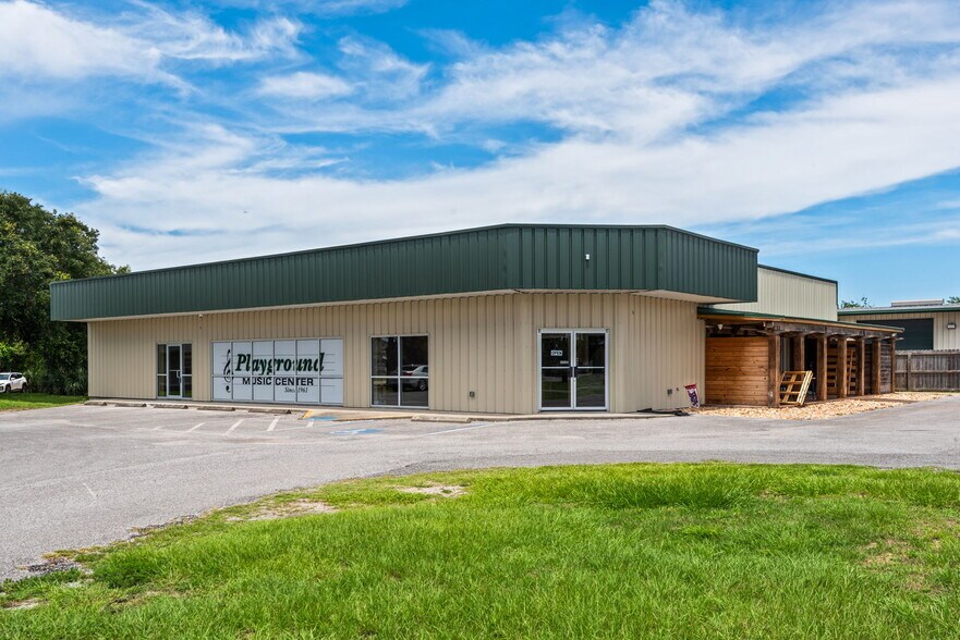 More Photos Of 2401 Ruth Hentz Ave, Panama City Flex For Lease