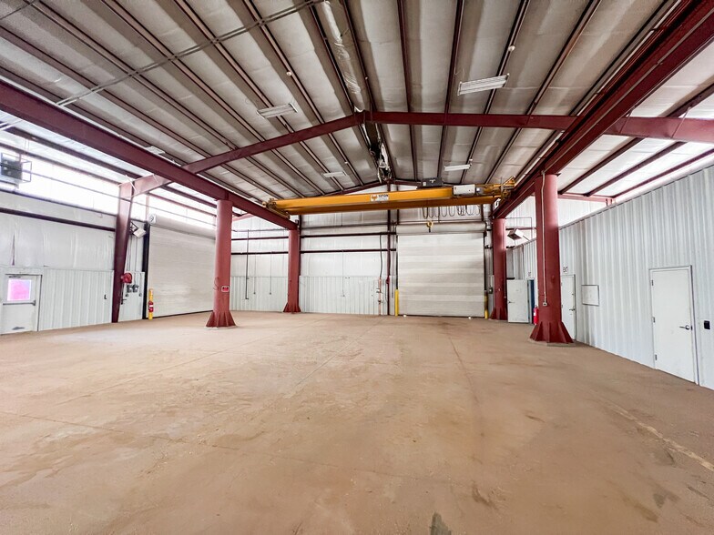 More Photos Of 3201 W Murphy St, Odessa Warehouse For Sale