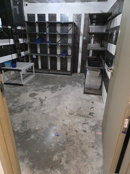 More Photos Of 405-407 N N St, Lompoc Warehouse For Lease