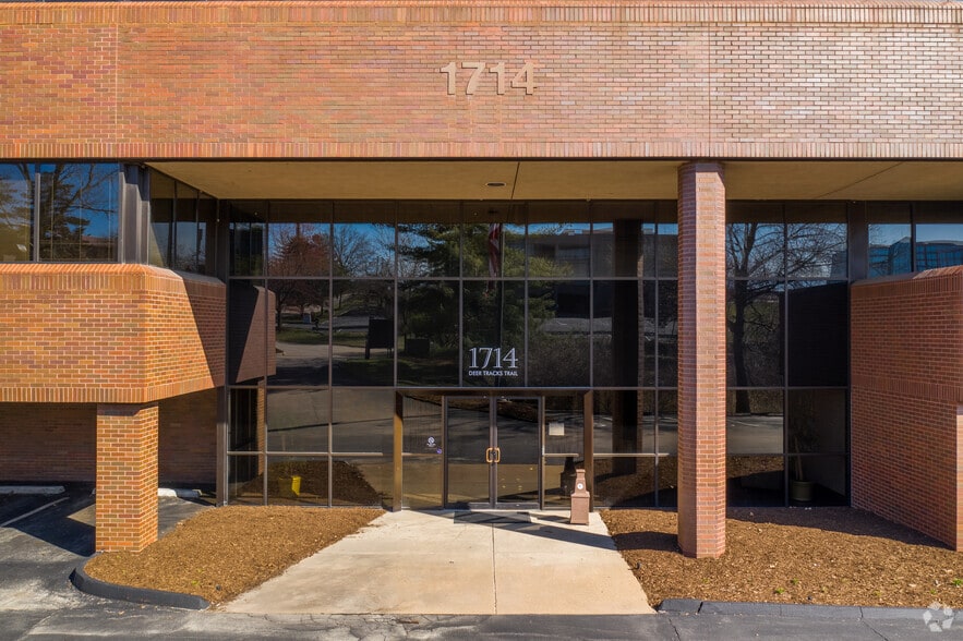 More Photos Of 1714 Deer Track Trl, Des Peres Office For Lease