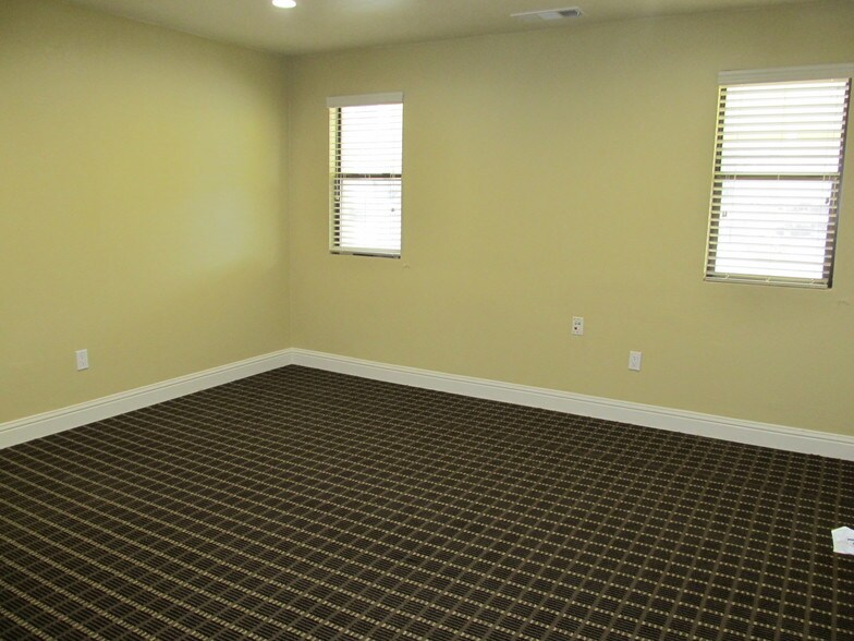 More Photos Of 1012 Sutton Way, Grass Valley Office For Lease