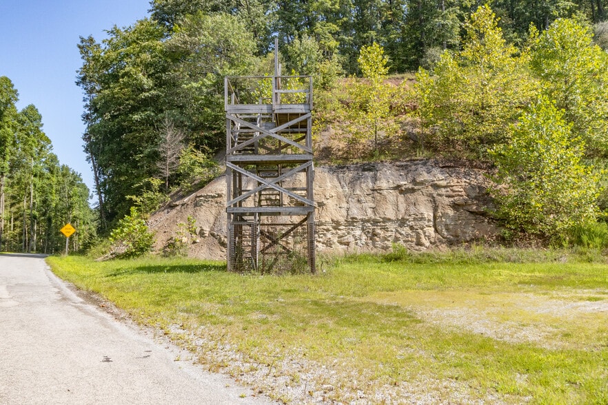 More Photos Of 90 Stonecoal Rd, Horner Freestanding For Lease