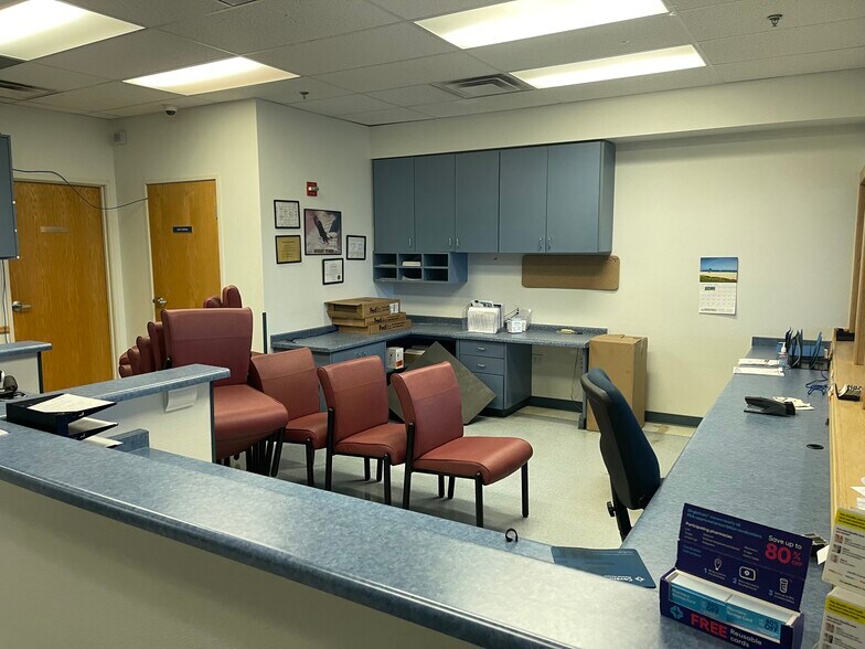 More Photos Of 1753 W Avenue J, Lancaster Medical For Lease