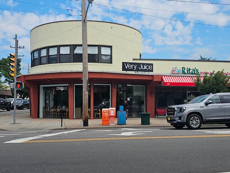 More Photos Of 330 Central Ave, Lawrence Storefront For Lease