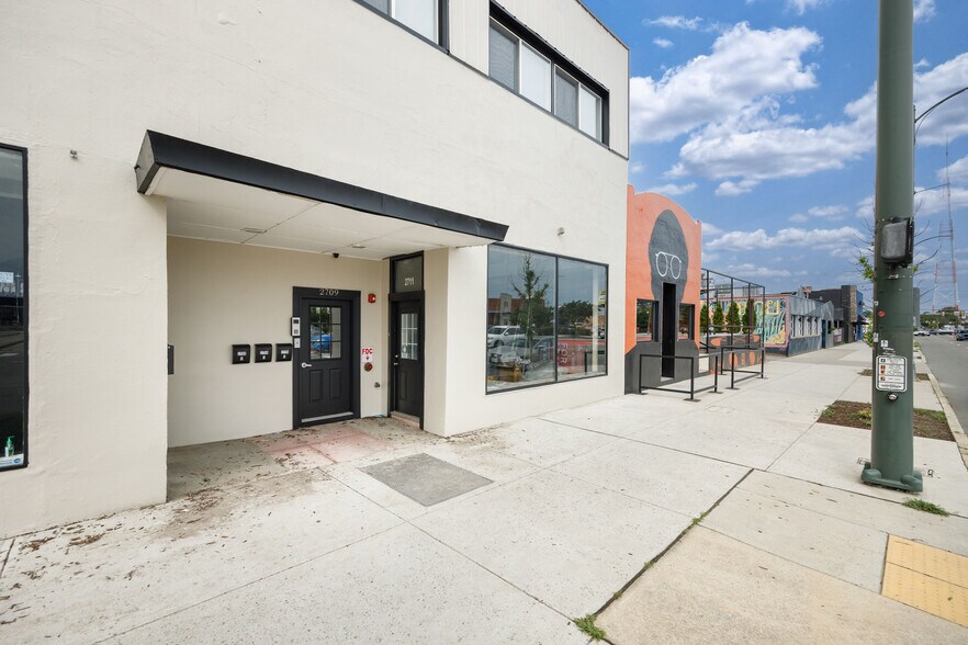 More Photos Of 2711 W Broad St, Richmond Apartments For Lease