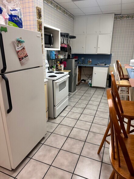 More Photos Of 825 E Southmore Ave, Pasadena Medical For Lease