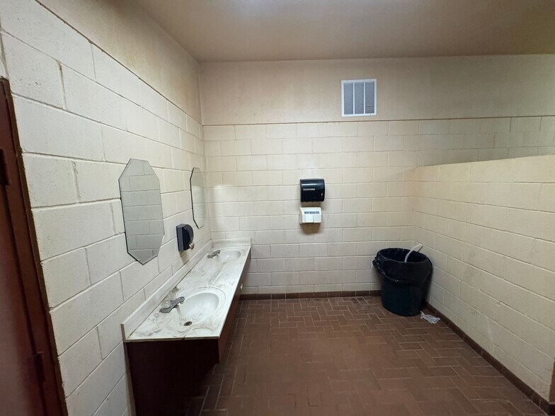 More Photos Of 633 Grand ave, Texola Flex For Sale