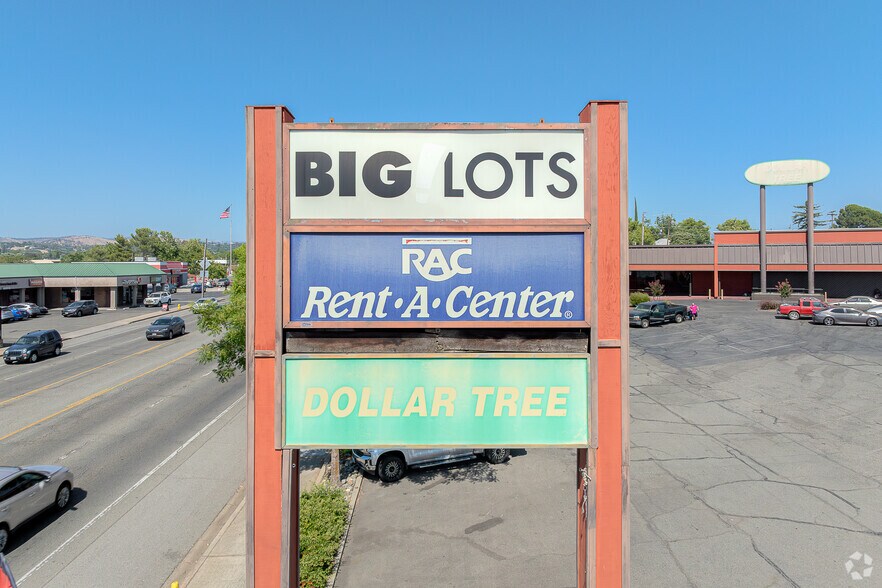 More Photos Of 1815-1985 Oro Dam Blvd E, Oroville Department Store For Sale
