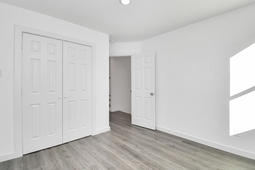 More Photos Of , Houston Multifamily For Sale