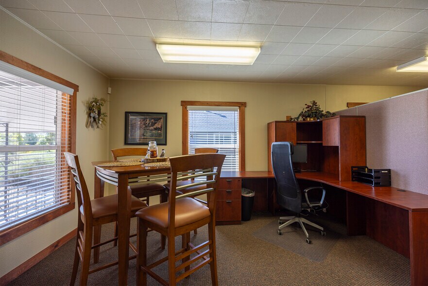 More Photos Of 509 S 4th Ave, Brighton Office For Sale