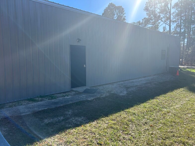 More Photos Of 441 Wildlife Rd, Lexington Flex For Lease
