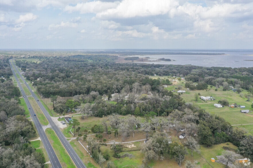 More Photos Of 18585 N US Highway 441, Reddick Hotel For Sale