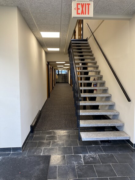 More Photos Of 26789 Woodward Ave, Huntington Woods Medical For Lease