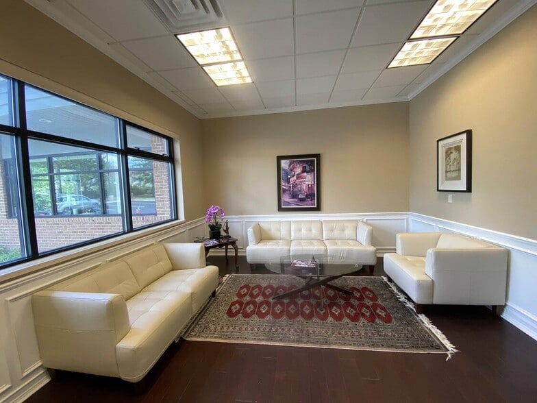 More Photos Of 42500 Eleven Mile Rd, Novi Medical For Lease