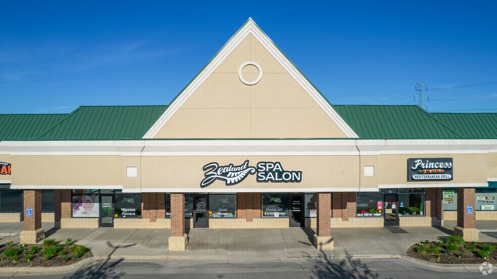 More Photos Of 1001 Welch Rd, Commerce Township Storefront For Lease