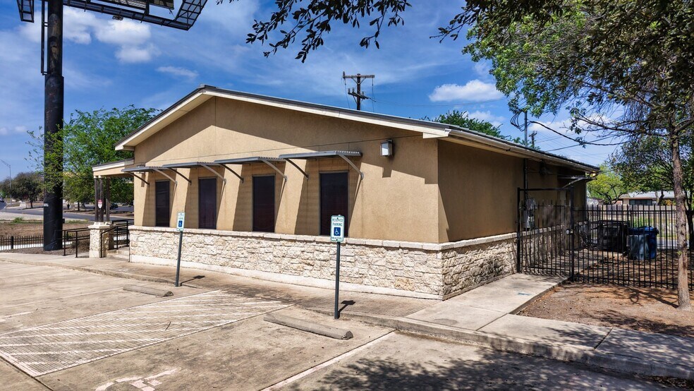 More Photos Of 5727 W I-10 Fwy, San Antonio Office For Lease