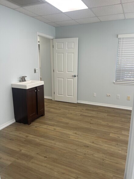 More Photos Of 12640 World Plaza Ln, Fort Myers Medical For Lease