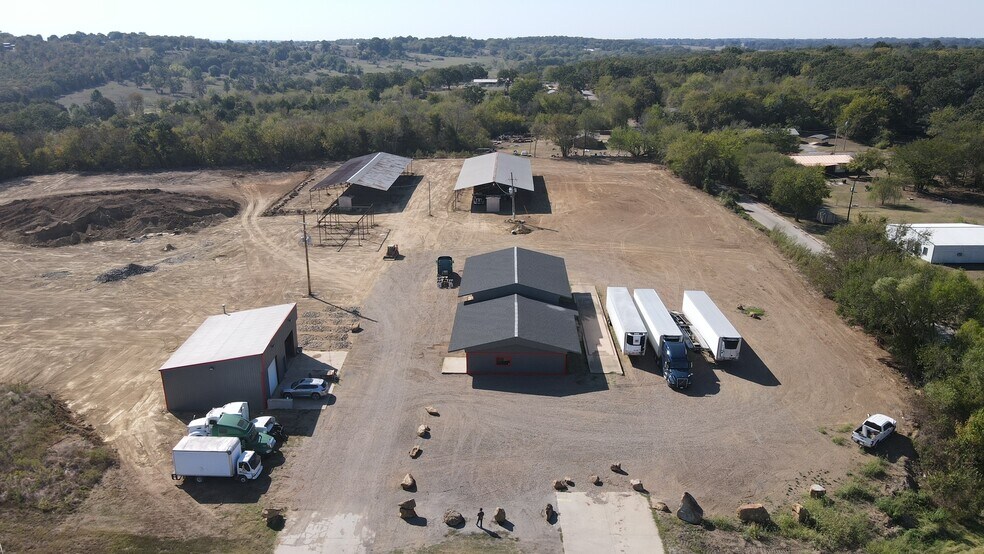 More Photos Of 828 E 13th, Atoka Warehouse For Lease