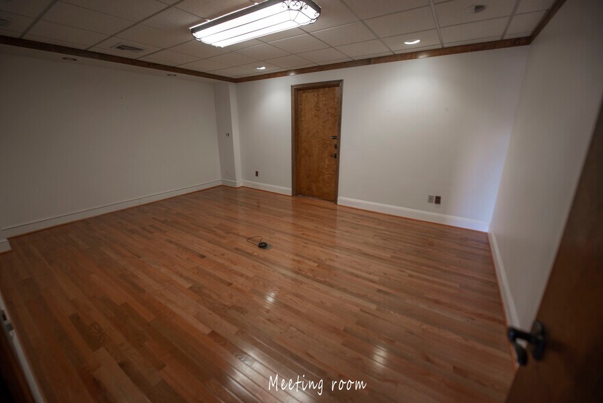 More Photos Of 39 Park Pl, Englewood Office For Lease