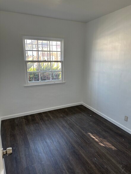 More Photos Of 3956 W Slauson Ave, Los Angeles Medical For Sale