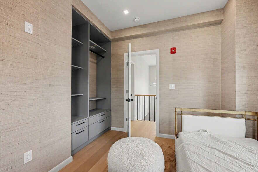 More Photos Of 63 Church St, Greenwich Apartments For Sale