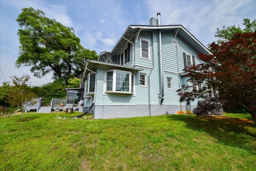 More Photos Of 1911 Memorial Ave SW, Roanoke Office Residential For Sale