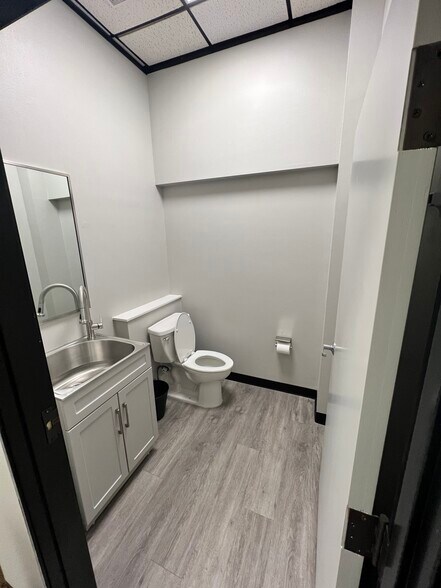 More Photos Of 210 FM 2001, Buda Storefront Retail Office For Lease