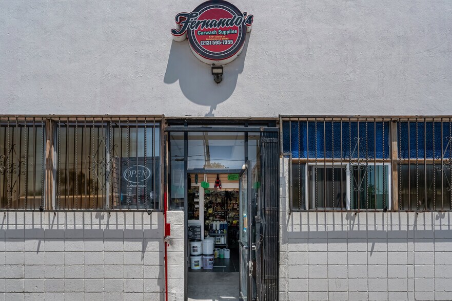 More Photos Of 5711 Sheila St, Commerce Warehouse For Sale