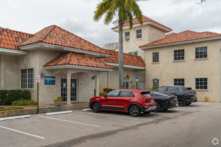 Primary Photo Of 555 S Pompano Pky, Pompano Beach Office For Lease