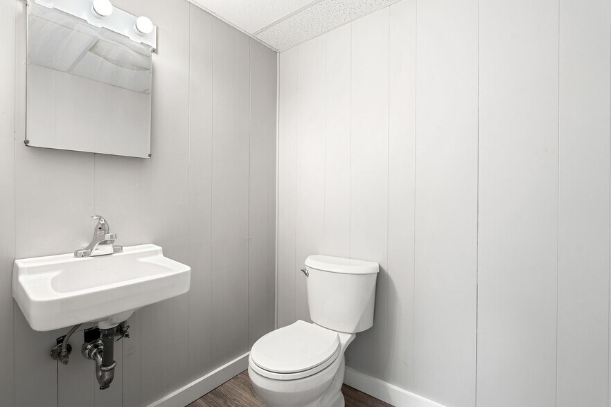 More Photos Of 1205 Massachusetts Ave, Arlington Storefront Retail Residential For Sale