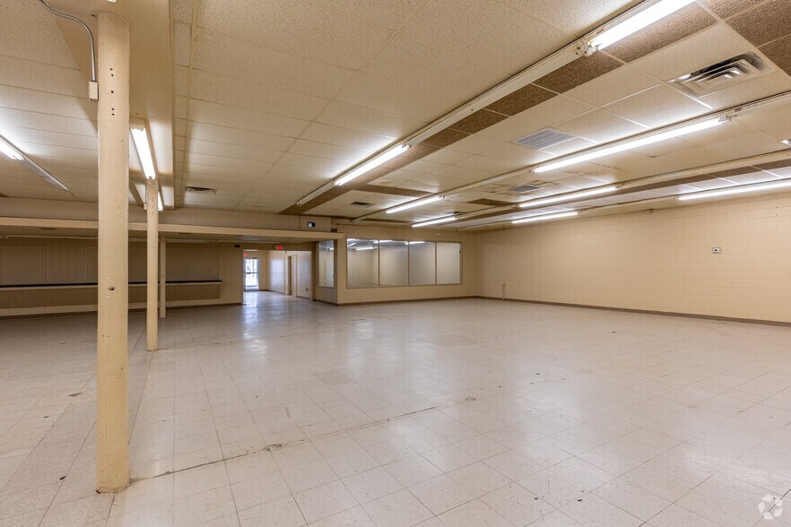 More Photos Of 224 Buddy Holly Ave, Lubbock Warehouse For Lease