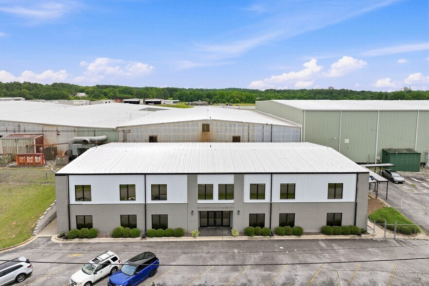 Primary Photo Of 264 Stapleton Rd, Cornelia Distribution For Lease