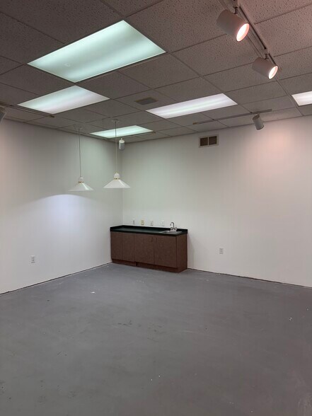 More Photos Of 578 Susquehanna Blvd, Hazleton Freestanding For Lease