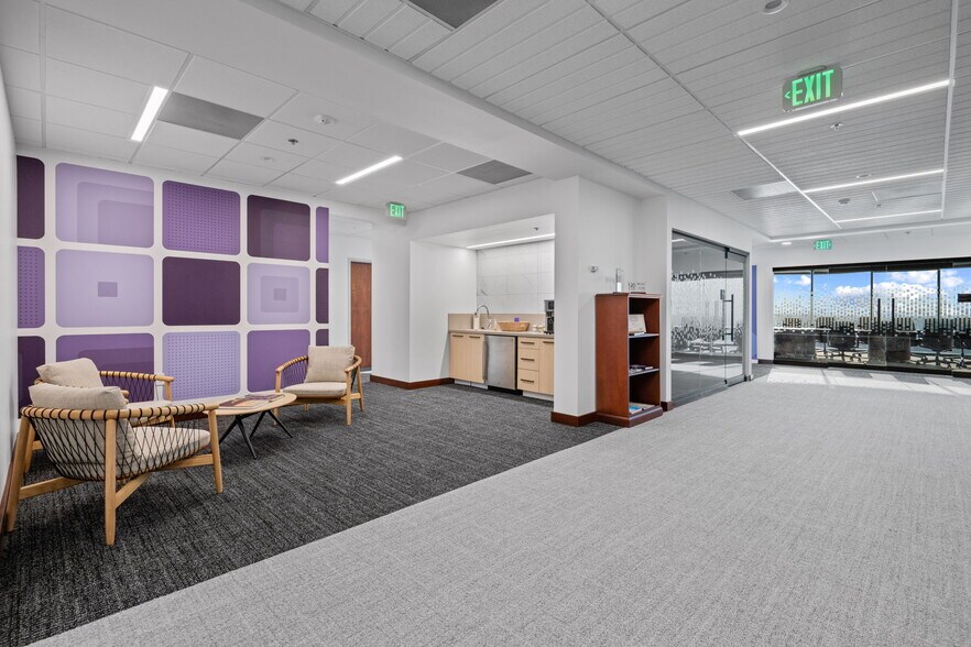 More Photos Of 900 S Gay St, Knoxville Office For Sale