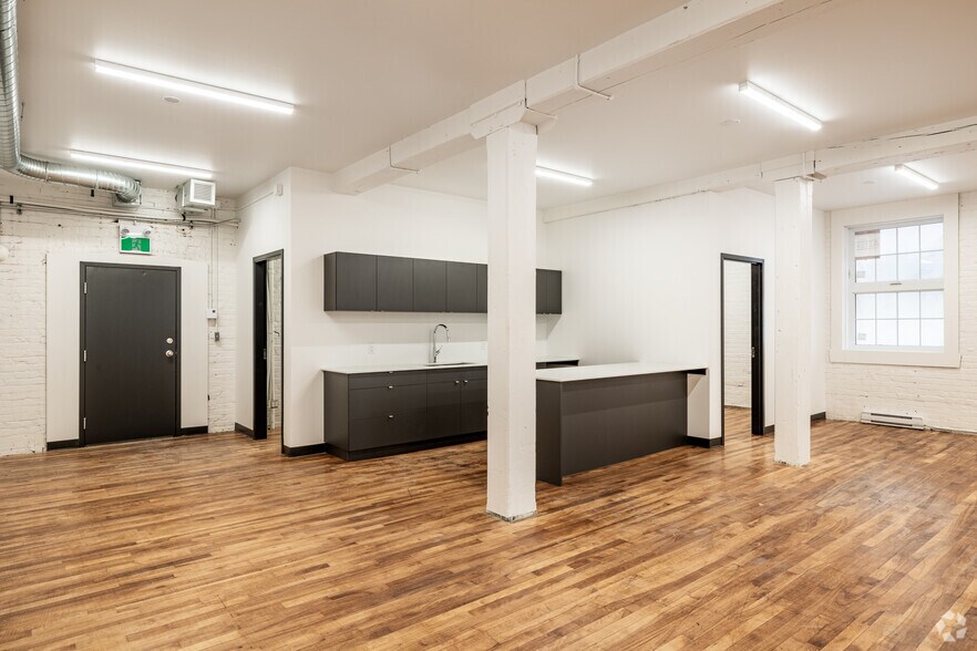 More Photos Of 305 Rue de Bellechasse, Montréal Office For Lease