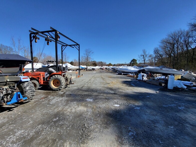 More Photos Of 9649 New Rd, Mcdaniel Marina For Sale