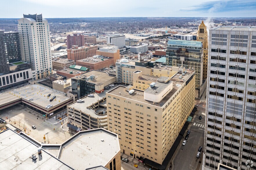 More Photos Of 20 SW Second Ave, Rochester Hotel For Lease