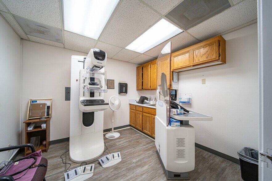 More Photos Of 315 E Route 66, Glendora Healthcare For Lease