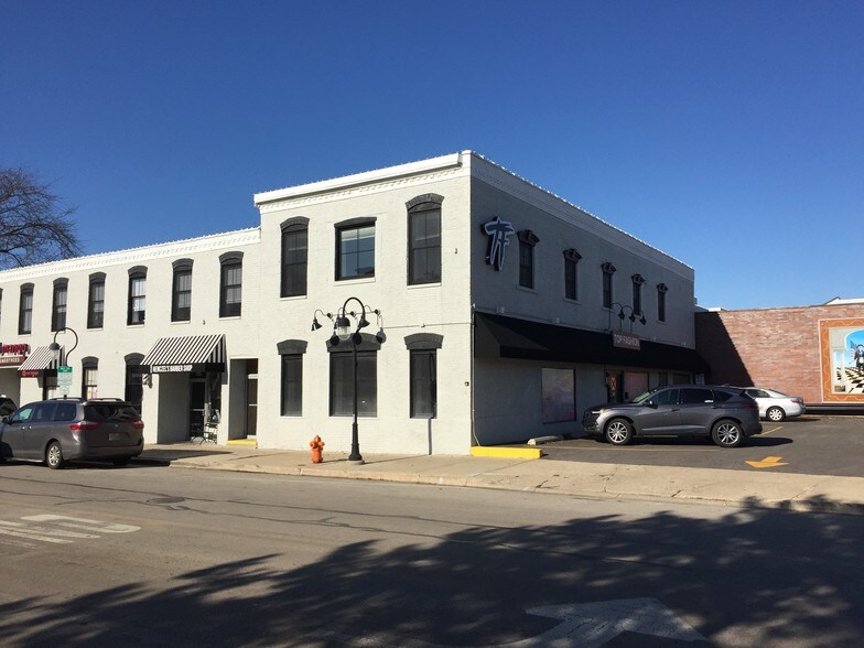 More Photos Of 105 Jackson Ave, Naperville Storefront Retail Office For Lease