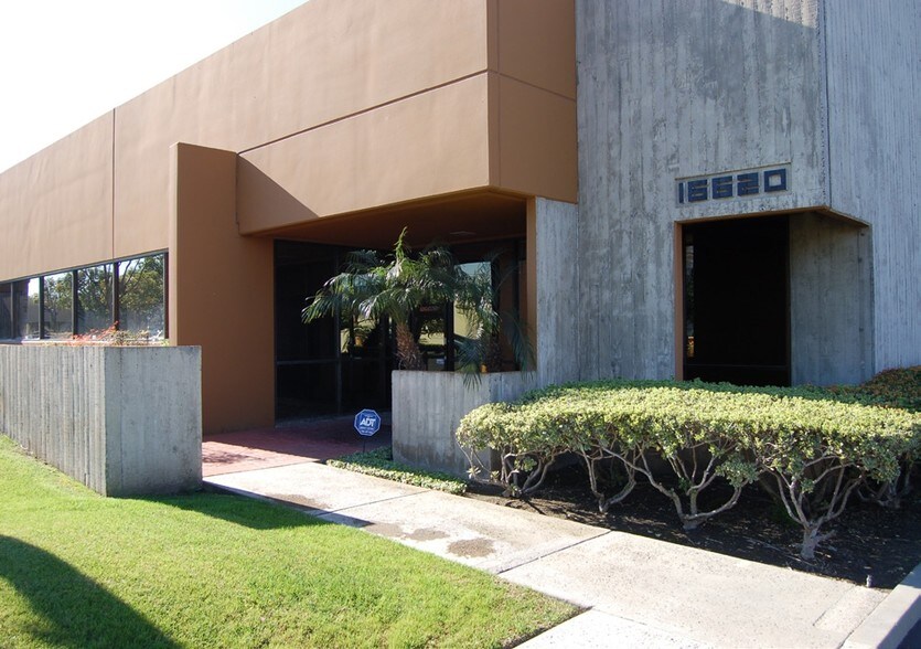 More Photos Of 16620 Aston St, Irvine Warehouse For Sale