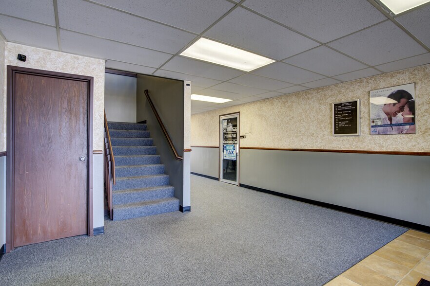 More Photos Of 225 S Academy Blvd, Colorado Springs Office For Sale