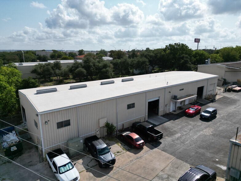 More Photos Of 11116 N Lamar Blvd, Austin Service For Sale