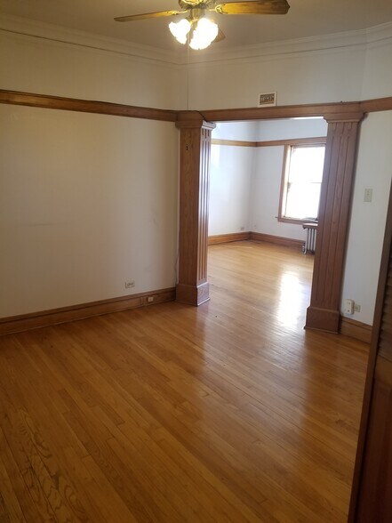 More Photos Of 1942 Elmwood Ave, Berwyn Apartments For Sale