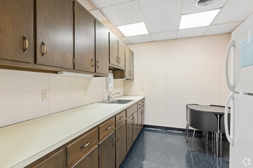 More Photos Of 1569 Medical Dr, Pottstown Office For Sale