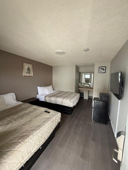 More Photos Of 947 new Loudon Rd, Latham Hotel For Sale