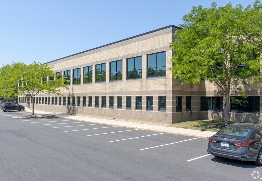 More Photos Of 3705 Quakerbridge Rd, Hamilton Office For Lease