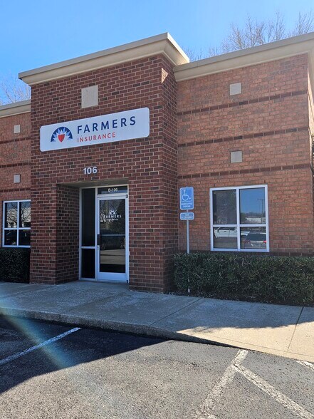 Primary Photo Of 256 Seaboard Ln, Franklin Medical For Lease