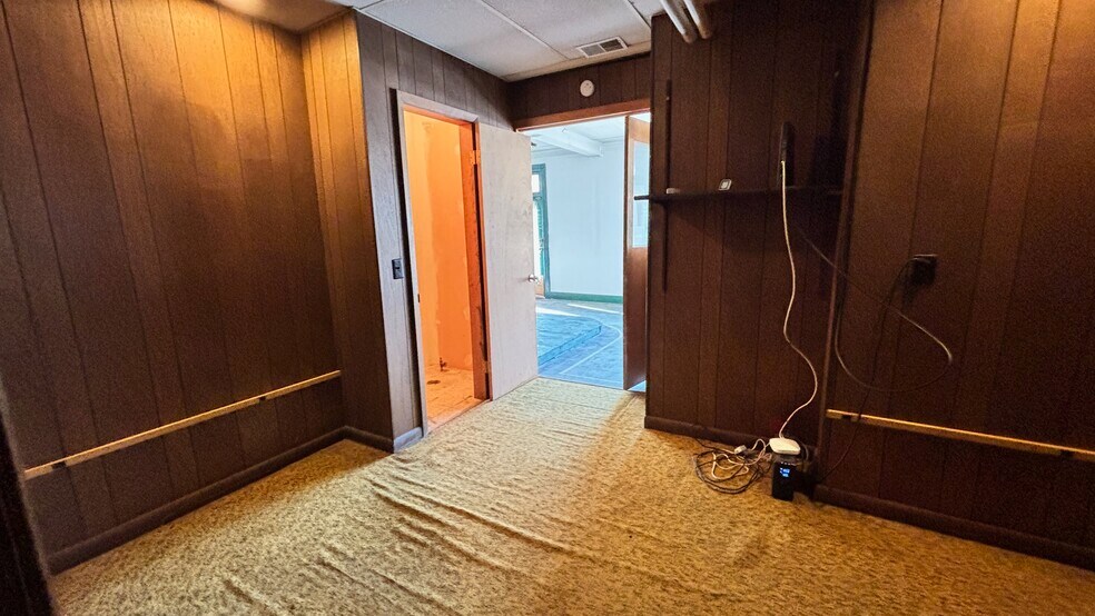 More Photos Of 801 Columbia St, Hudson Storefront Retail Residential For Sale