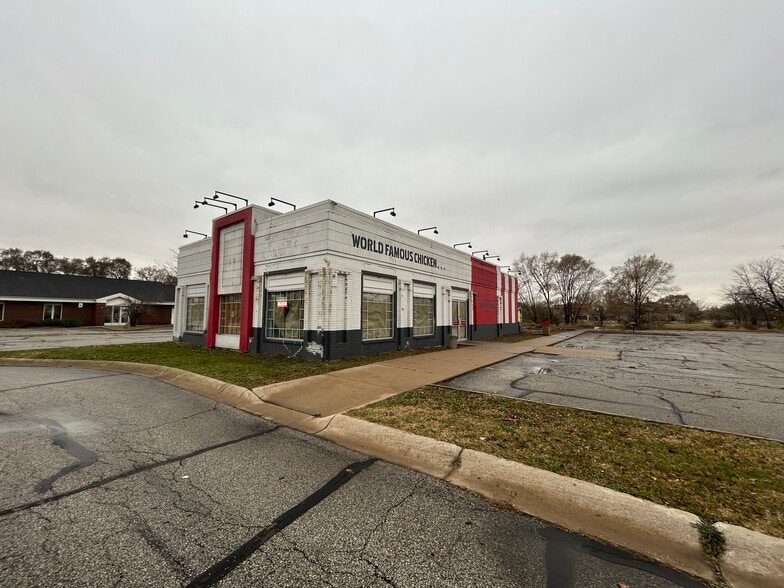 More Photos Of 900 Broadway, Gary Fast Food For Sale