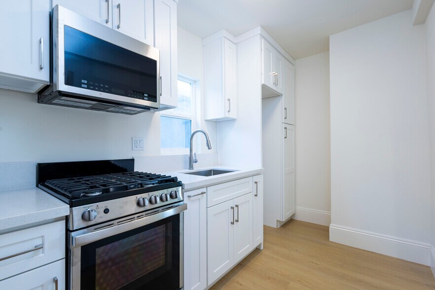 More Photos Of 914 E Martin Luther King Jr Blvd, Los Angeles Apartments For Sale